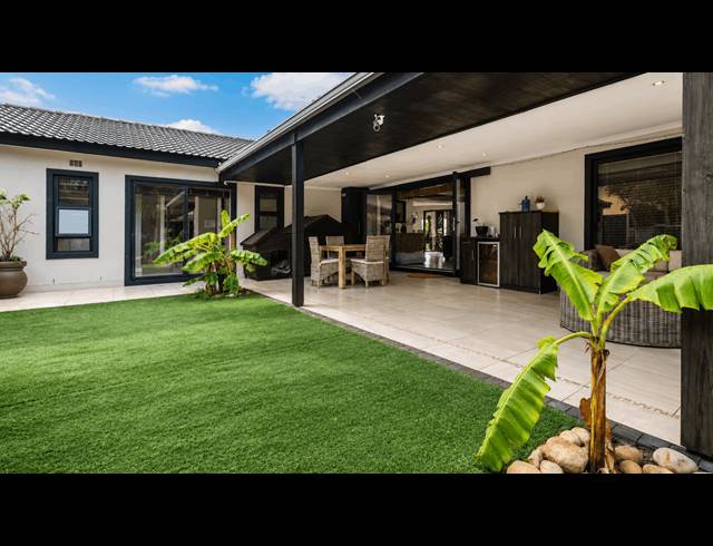 4 BEDROOM FREESTANDING TO LET IN FLAMINGO VLEI